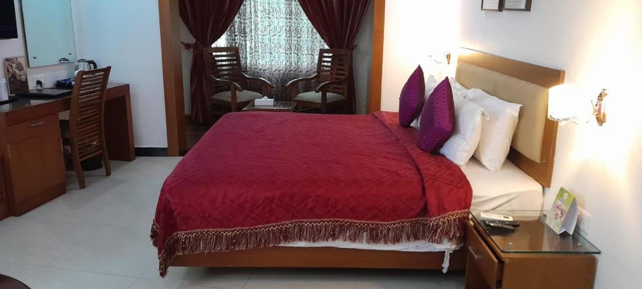 Hill Palace Hotel & Spa Kochi Luaran gambar