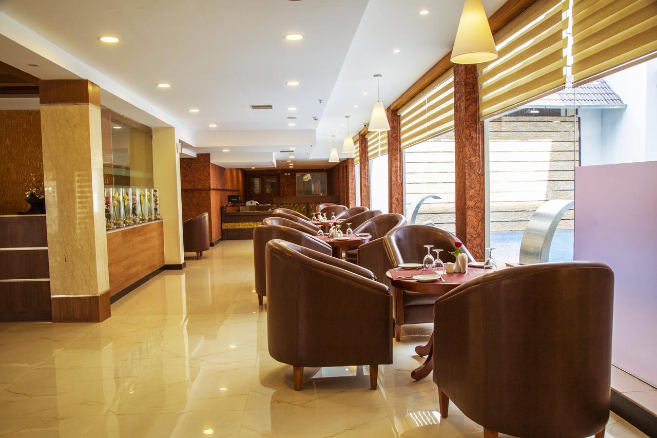 Hill Palace Hotel & Spa Kochi Luaran gambar