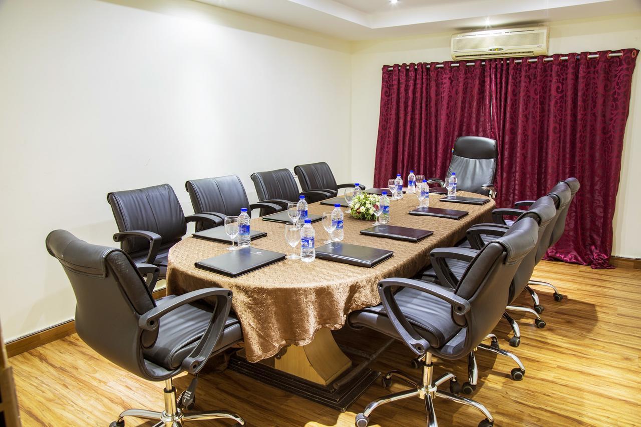 Hill Palace Hotel & Spa Kochi Luaran gambar